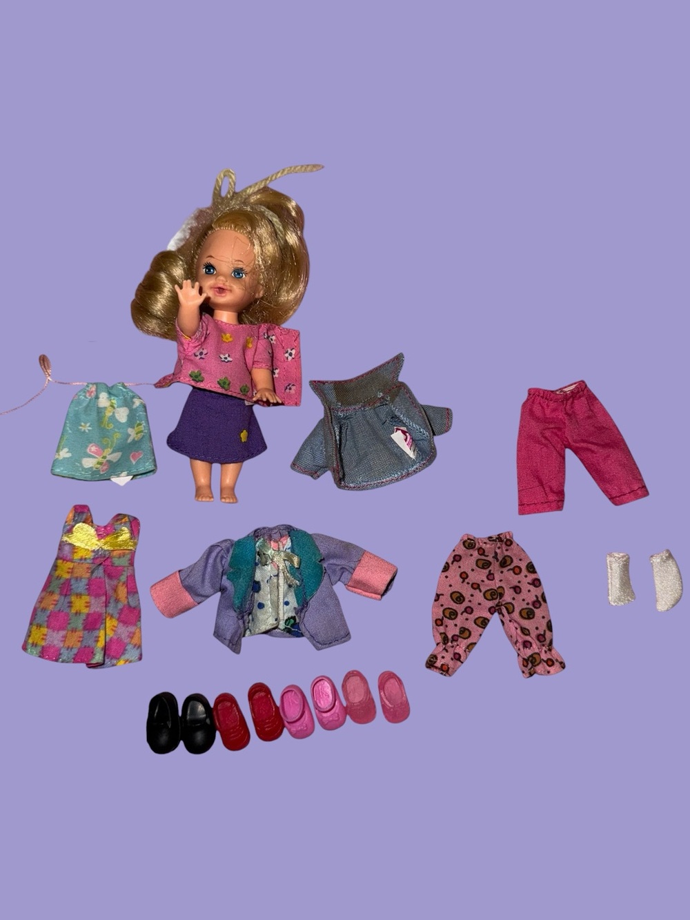 Vintage waving Kelly doll and accessories
